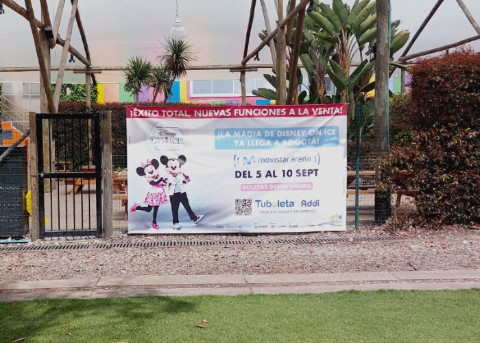 valla alianza Disney On Ice y Multiparque